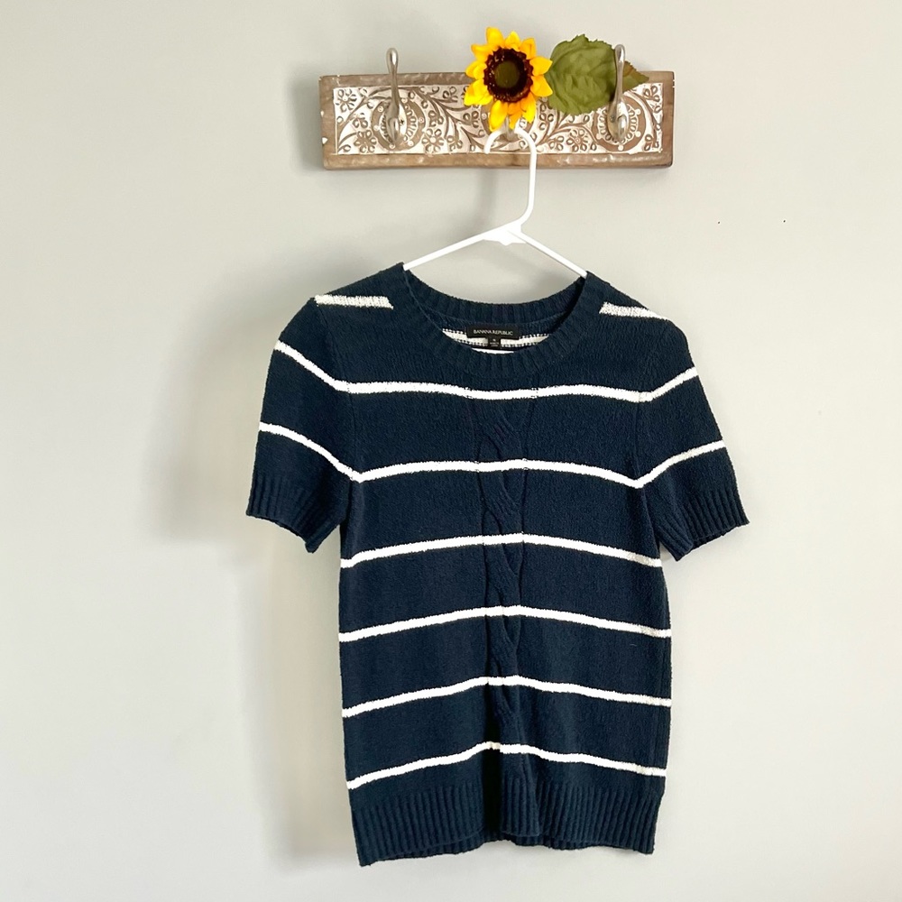 BANANA REPUBLIC Boucle Striped Short Sleeve Navy & White Sweater-Size Small